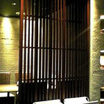 Keitei Akuchi Oosaka Ten - 落ち着いた雰囲気で、窓からは大阪駅前が見下ろせます。