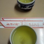 赤乃れん - まずはお茶を頂きました