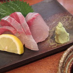 神戸新開地 元祖串かつ 八喜為 - 愛媛・かんぱちのお造り￥390（本日のお勧めより）