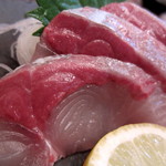 神戸新開地 元祖串かつ 八喜為 - 脂ののりきった見事な赤身。