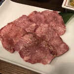 たれ焼肉 金肉屋 - 特上タン塩(薄切り)