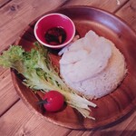 Bar TukTuk36 - カオマンガイ 590円