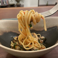 ヴェーナ - 牡蠣とフレッシュトマトのパスタ