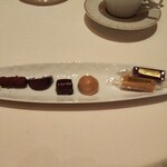 ロオジエ - 腹パンだったので ヘタレオーダー。チョコ美味しい♪とか呟くと、お代わり持って来ちゃうので気をつけろ（笑）