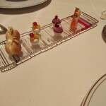 ロオジエ - ミニャルディーズは出来たて。これもロオジエならでは。