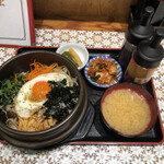たまごのお店 こっこや - 料理写真:人気No.1の石焼ビビンパ＋キムチ 2021/12/5