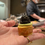 銀座 大石 - グジェール♡燻製のキャビア、アボカドのムース、桜鱒のタルタルだかなんだか！一口でぱっくんちょと！