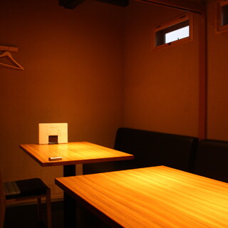 A recently renovated Izakaya (Japanese-style bar) with relaxing private Japanese rooms.