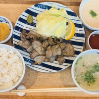 赤坂うまや 新宿 - 博多もち豚の炭火焼きとろろ定食