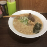 麺屋 悠信 - 豚骨醤油ラーメン600円