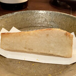 たでの葉 - 海老芋の唐揚げ
      これがめちゃ上手い！！
      それにしても立派なサイズ、この大きさも堪らんわ！
      かなり熱いだろうなと思いましたが、案の定、呂律が回らない状態になってしまいました(￣O￣;)