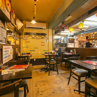 高円寺駅1分！異国情緒漂う、隠れ家風ベトナム料理店。