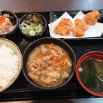 ゆで太郎 もつ次郎 - もつ煮セット定食 唐揚げ３個  800円