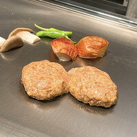 鉄板焼き 太縁 - ハンバーグ
