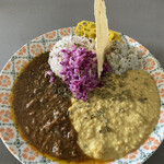 Spice curry mokuromi - 左 ラムとレモングラスのキーマ＆右 いつものやつ 豆