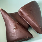 ショコラティエ・エリカ - こちらはミントチョコ　甘いけど珈琲のお供になるよ