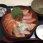 海鮮食堂 さばや - サーモン丼 (1000円)