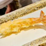 日本橋 蕎ノ字 - ◆車海老（鹿児島産）
      ☆２つ目はレアの海老は天つゆで頂く。