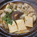 Yasubee - 牡蠣がいっぱいの牡蠣キムチ鍋^ ^1150円＋税