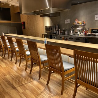 17時～24時は、九条ねぎをふんだんに使った鉄板焼きをどうぞ