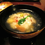 海老と蕪のお椀　（穴子、百合根、銀杏）