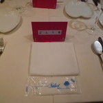 zoe's - 会長お手製の素敵な席札を開くと…