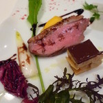 前菜その１：鴨肉のロースト、フォアグラと紅玉りんごのテリーヌ