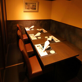 A completely private room recommended for important occasions such as dinners, entertainment, and anniversaries.