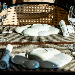 銀座の空から見える（雲）をモチーフにしたショープレート