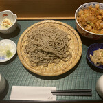 Teuchi Soba Ooishi - かき揚げ丼ランチ（1130円）＆そば大盛（260円）