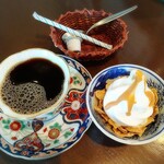 Basuteto Kafe - ブレンドコーヒー、ミニソフトクリーム
