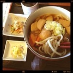 Isanuma An - 家庭料理風味で、落ち着きます。けんちんうどん¥700