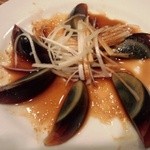長春酒房 - 二切れ食べてしまったピータン