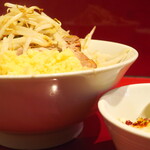 ラーメン二郎 - ラーメン半分＋ニンニク多め＋白ネギ
