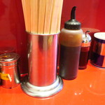 ラーメン二郎 - 卓上調味料