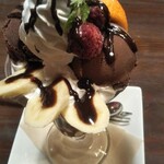 雪詩慕雲 - チョコレートパフェ。