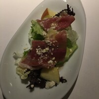 神戸牛炉窯焼ステーキ 雪月風花 北野坂 - イタリア産生ハムのサラダ