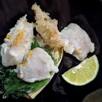 銀座ろくさん亭 - 揚物〜ぐじ（甘鯛）鱗揚げ、臼板昆布、大葉柿味噌