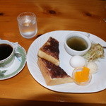 カフェ ロッシ - 料理写真:こちらは小倉トースト