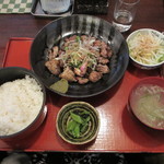 Koshi-Tantan - 地鶏の炭火焼き 若鶏定食