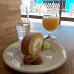 MART - ロールケーキ、シナモンクッキー