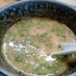 らーめん弥七 - こっちの色を覚えていたのかな？それにしても旨いスープ割りだ！この為に食べてるって可能性もある。