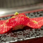 Ginzayakinikuaru - 和牛肉寿司