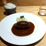 洋食 おがた - 滋賀サカエヤさんの熟成牛と鹿児島福留小牧場サドルバック豚 特製ハンバーグ 税込2850円