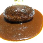 洋食 おがた - 滋賀サカエヤさんの熟成牛と鹿児島福留小牧場サドルバック豚 特製ハンバーグ