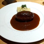 洋食 おがた - 滋賀サカエヤさんの熟成牛と鹿児島福留小牧場サドルバック豚 特製ハンバーグ