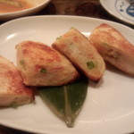 名物ハトス。中身が魚のすり身。表がトースト。これはうまい。