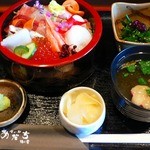 食い処あだち - ランチ海鮮丼