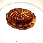 ラチュレ - 蝦夷鮑のパイ包み焼き