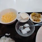 Shoukinkou - 定食のスープ、ザーサイ、豆腐、杏仁豆腐